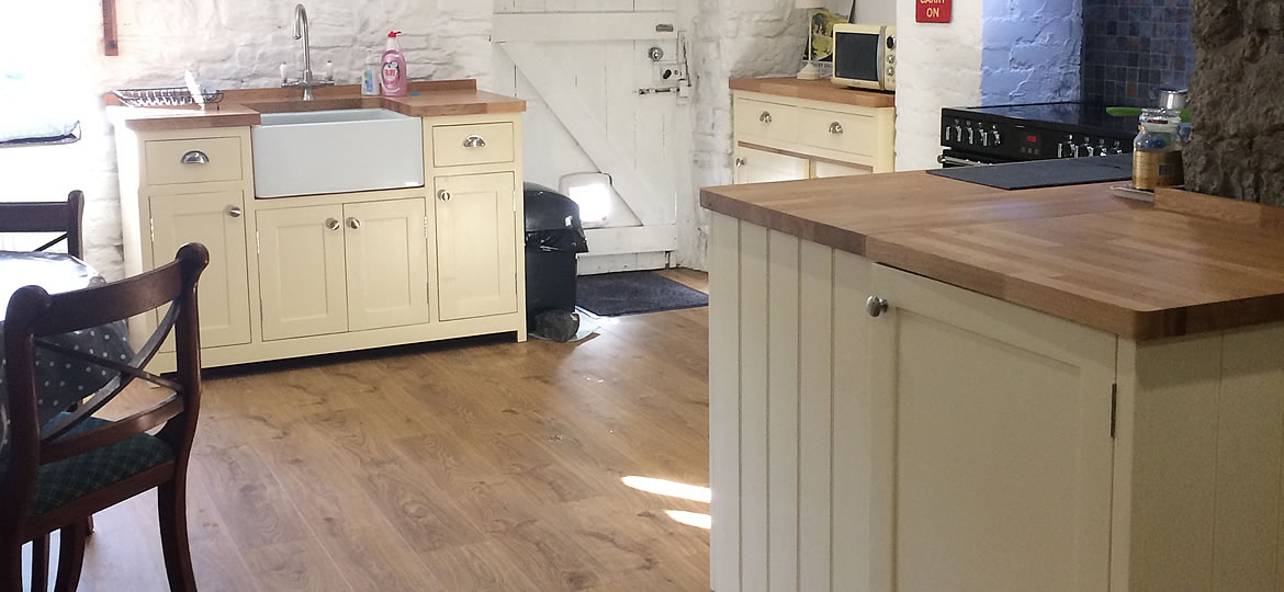 Freestanding Painted Shaker Kitchen Cupboards
